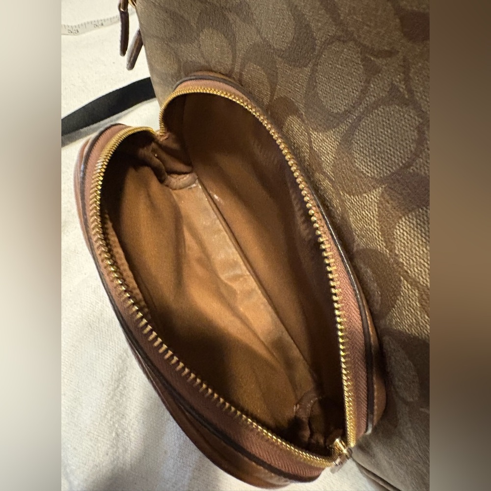 Coach Court Backpack In Signature Canvas - Picture 6 of 16